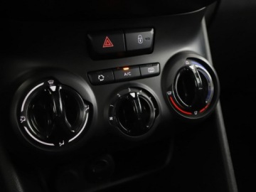 Peugeot 2008 I SUV Facelifting 1.6 BlueHDi 99KM 2017 Peugeot 2008 Czujniki, Navi, Tempomat, Bluetooth,, zdjęcie 26