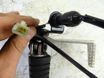 Suzuki DL 650 V-Strom 04-11 Комплект подножки правый рычаг