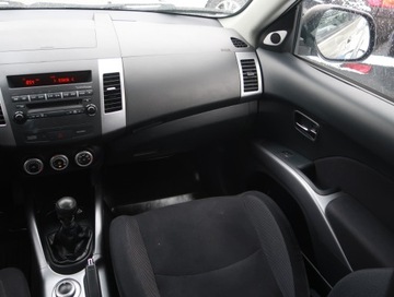 Mitsubishi Outlander II 2.0 DID DOHC 140KM 2008 Mitsubishi Outlander 2.0 DI-D, Salon Polska, zdjęcie 7