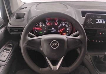 Opel Combo E Kombivan 1.5 Diesel 102KM 2019 Opel Combo 2019r, 1.5 Diesel. Delikatnie przetarty prawy bok. Jezdzi. 1.5, zdjęcie 16