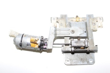 bmw e38 mechanizm tylnego zagłówka 8352201 SILNICZEK KANAPY