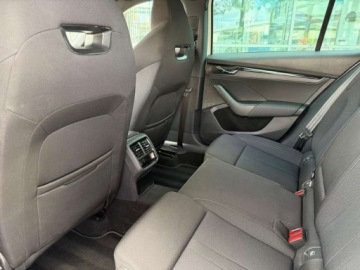 Skoda Octavia IV Kombi 2.0 TDI 150KM 2023 Skoda Octavia 2.0TDI 150KM Sportline VirtCockpit NiskiPrzebieg Keyless Kam, zdjęcie 13