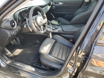 Alfa Romeo Giulia II Sedan 2.0 TBi 280KM 2017 Alfa Romeo Giulia TI Q4 2017 2.0l 2.0 Benzyna 280KM, zdjęcie 7