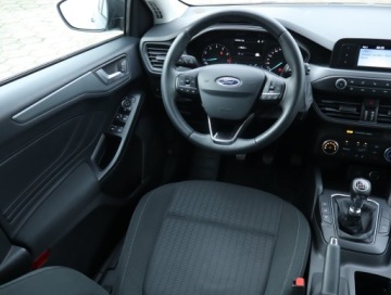 Ford Focus III Hatchback 5d facelifting 1.0 EcoBoost 100KM 2018 Ford Focus 1.0 EcoBoost, Salon Polska, Serwis ASO, zdjęcie 5