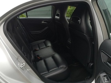 Mercedes Klasa A W176 Hatchback 5d Facelifting 180 122KM 2017 Mercedes A 180 1,6 16v 122KM Klimatronik Navigacja, zdjęcie 18