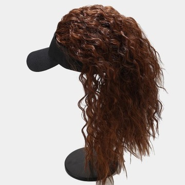 czapka z daszkiem z peruką włosami