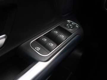 Mercedes GLA II Off-roader 1.3 200 163KM 2020 Mercedes GLA GLA 200, Salon Polska, Serwis ASO, zdjęcie 17