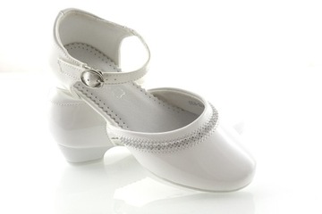 BIAŁE BALERINKI BUCIKI KOMUNIJNE PANTOFELKI NA OBCASIE 244 r 33