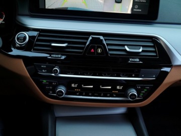 BMW Seria 5 G30-G31 Touring Facelifting 2.0 520d 190KM 2023 BMW 520 FV-23%, Podgrzewane fotele, Funkcja dostęp, zdjęcie 14