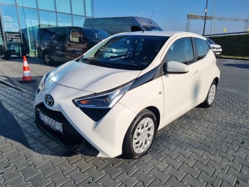 Toyota Aygo II Hatchback 3d Facelifting 1.0 VVT-i 72KM 2021 Toyota Aygo 1.0 VVT-i X-play II (2014-) 1.0 VVT-i, zdjęcie 1