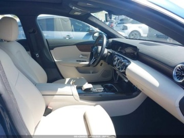 Mercedes CLA C118/X118 2023 Mercedes-Benz CLA 250 Coupe 2023 2.0l 2.0 Benzyna 221KM, zdjęcie 8