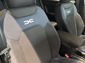 Dacia Bigster 1.2 TCe 130KM 2025 Od ręki - Expression mHEV 4x4 1.2 TCe 130KM / Pakiet Zimowy, zdjęcie 3