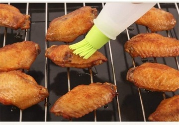 СИЛИКОНОВАЯ ЩЕТКА С КОНТЕЙНЕРОМ И ДОЗАТОРОМ МАСЛА ДЛЯ МЯСА НА ГРИЛЬ 60мл