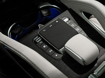 Mercedes GLE V167 SUV Facelifting 2.0 300d 269KM 2025 MERCEDES-BENZ GLE 300 d 4-Matic AMG Line 2.0 (269KM) 2025, zdjęcie 9