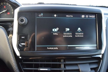 Peugeot 2008 I SUV Facelifting 1.2 PureTech 110KM 2018 Peugeot 2008 SalonPL 110KM Climatronic Nawigacja Smartlink Czujniki Park., zdjęcie 17