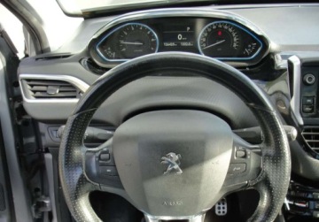 Peugeot 2008 I SUV Facelifting 1.2 PureTech 110KM 2018 Peugeot 2008 Automat Panorama Wersja Crossway 1.2 Benzyna 110KM, zdjęcie 13