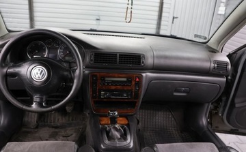 Volkswagen Passat B5 Kombi 1.9 TDI 130KM 2004 Volkswagen Passat 1.9 TDI , Climatronic, El. Szyby, Tempomat, Grzane fotel, zdjęcie 4