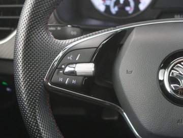 Skoda Kamiq Crossover 1.0 TSI 110KM 2022 Skoda Kamiq 1.0 TSI, Salon Polska, Serwis ASO, zdjęcie 15