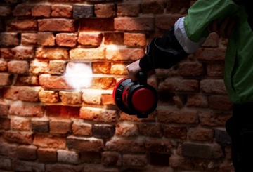 СВЕТОДИОДНЫЙ ТАКТИЧЕСКИЙ ФОНАРЬ АККУМУЛЯТОРНЫЙ 230 В МОЩНЫЙ VAYOX