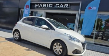 Peugeot 208 I Hatchback 5d Facelifting 1.2 PureTech 82KM 2018 Peugeot 208 1.2 Benzyna 82KM, zdjęcie 2