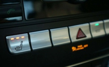 Mercedes Klasa C W204 Limuzyna 3.5 350 CGI BlueEFFICIENCY 306KM 2013 Mercedes-Benz Klasa C Mercedes-Benz Klasa C W204 3,5 V6(306 PS)4MATIC Auto, zdjęcie 13