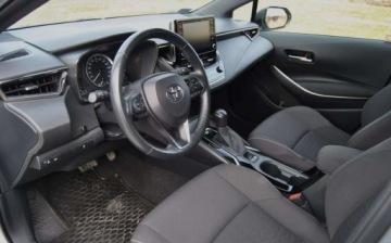 Toyota Corolla XII Hatchback 1.8 Hybrid 122KM 2021 Toyota Corolla GWARANCJA TOYOTA RELAX, Salon PL, Serwisowana w ASO, Niski, zdjęcie 4