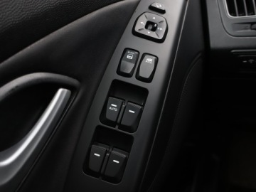 Hyundai ix35 SUV Facelifting 2.0 CRDi 184KM 2014 Hyundai ix35 2.0 CRDi, Salon Polska, 181 KM, 4X4, zdjęcie 16