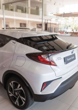 Toyota C-HR I Crossover Facelifting 1.8 Hybrid 122KM 2023 Toyota C-HR 1.8 Hybrid Style 1.8 Hybryda 122KM, zdjęcie 22