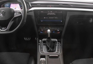 Volkswagen Arteon Fastback Facelifting 2.0 TSI 190KM 2021 Volkswagen Arteon 2.0TSI 190KM R-Line DSG, Kamera Cofania, Tempomat Aktywn, zdjęcie 16