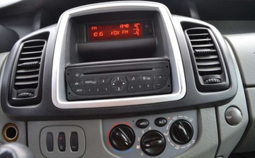 Opel Vivaro A Combi L1 2.0 CDTI 115KM 2011 Opel Vivaro Bezwypadkowe - Niski przebieg - Bez korozji - Oplacony 2.0, zdjęcie 25