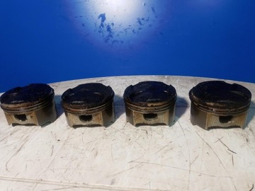 TŁOK TŁOKI HONDA CBR 600 F4 PC35