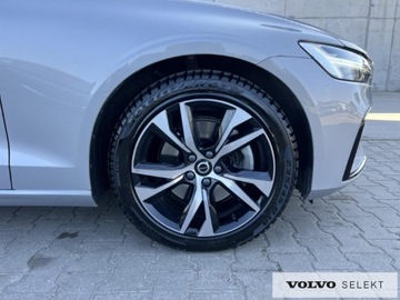 Volvo V60 II  Kombi Facelifting 2.0 B4 B 197KM 2024 Volvo V60 V60 B4 B Plus Dark Pakiet Climate Driver, zdjęcie 32