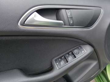 Mercedes Klasa B W246 Sports Tourer Facelifting 1.6 180 122KM 2017 MERCEDES B180, 1,6l benzyna 122KM Automat Niski przebieg: 103,232km, zdjęcie 5
