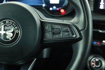 Alfa Romeo Tonale 2022 Alfa Romeo Tonale 1.5T 48V MHEV, Salon Polska, zdjęcie 17