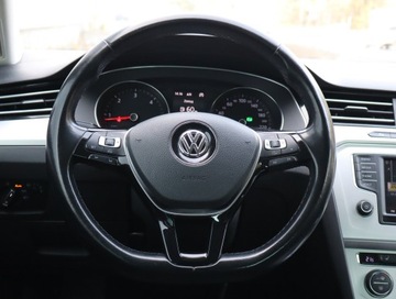 Volkswagen Passat B8 Limousine 2.0 TDI BlueMotion Technology 150KM 2015 VW Passat 2.0 TDI, Automat, Navi, Klima, zdjęcie 16