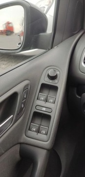 Volkswagen Golf VI Hatchback 5d 1.4 TSI 122KM 2009 Volkswagen Golf 1.4 benz ,bezwypadek ,niski pot przebieg bogate wyposazenie, zdjęcie 19