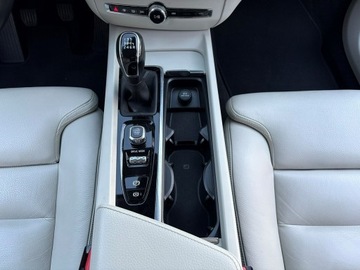 Volvo V60 II  Kombi 2.0 D3 150KM 2020 Volvo V60 2.0 D3 150 KM Skóry Kamera Hak FV23%, zdjęcie 25