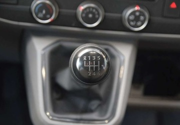 Volkswagen Caravelle T6 Transporter 2.0 TDI 150KM 2022 Volkswagen Transporter 9os_Hak_Zarejestrowany_ 2.0 Diesel 150KM, zdjęcie 21