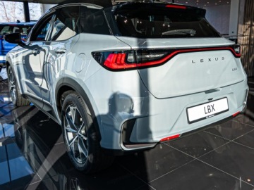 Lexus LBX 1.5 Hybrid 136KM 2025 Od ręki - Emotion 1.5 Hybrid 136KM | Podgrzewane fotele!, zdjęcie 3