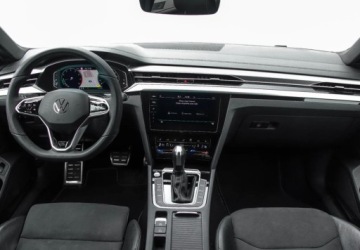 Volkswagen Arteon Fastback Facelifting 2.0 TSI 190KM 2021 Volkswagen Arteon 2.0TSI 190KM DSG, R-Line, Podgrzewane fotele, Podgrzewan, zdjęcie 15