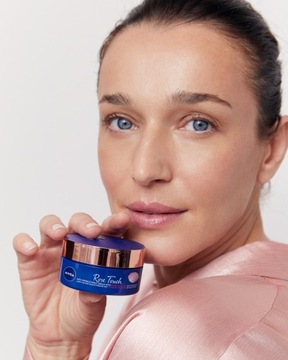 Krem na noc NIVEA Rose Touch przeciwzmarszczkowy