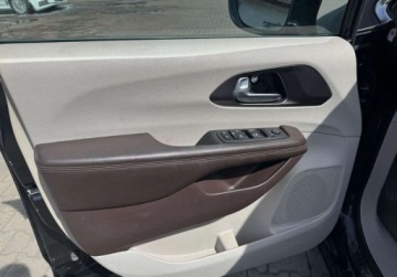 Chrysler Pacifica II 2018 Chrysler Pacifica 2018 Chrysler Pacifica kamery 360 auto w Polsce po akcyz, zdjęcie 8