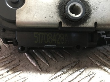 CROMA II ZÁMEK PRAVÝ PŘEDNÍ 6 PIN 51708428A