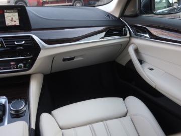 BMW Seria 5 G30-G31 Limuzyna 520d 190KM 2017 BMW 5 520d, Salon Polska, Serwis ASO, 187 KM, zdjęcie 7