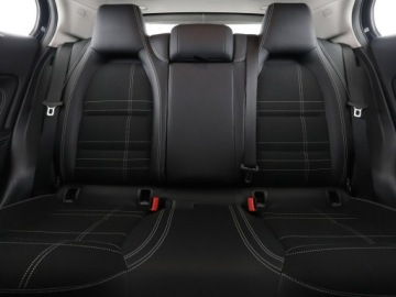 Mercedes GLA I Off-roader 1.6 200 156KM 2016 Mercedes GLA 200 automat full LED navi klima auto, zdjęcie 17