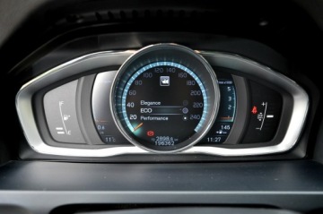 Volvo V60 I Kombi Facelifting 2.0 D3 DRIVE-E 150KM 2017 Volvo V60 D3 2.0 150KM R-Desing Xenon Led Navi, zdjęcie 16