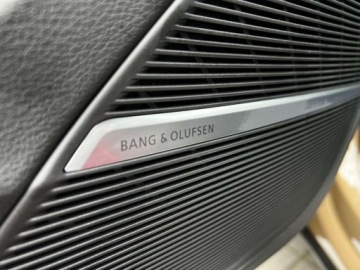 Audi Q8 SUV 3.0 45 TDI 231KM 2024 Audi Q8 VAT23 S line Gwarancja Lasery Dociagi BangOlufsen 3.0, zdjęcie 16
