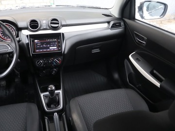 Suzuki Swift VI Hatchback 1.2 DualJet 90KM 2020 Suzuki Swift 1.2 SHVS, Salon Polska, Serwis ASO, zdjęcie 7