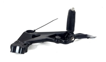 KTM RC 390 15- Уставьте переднюю левую подставку для ног