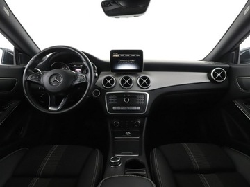 Mercedes CLA C117 Shooting Brake 1.6 200 156KM 2016 Mercedes CLA 200 Automat Navi Czujniki parkowania, zdjęcie 14